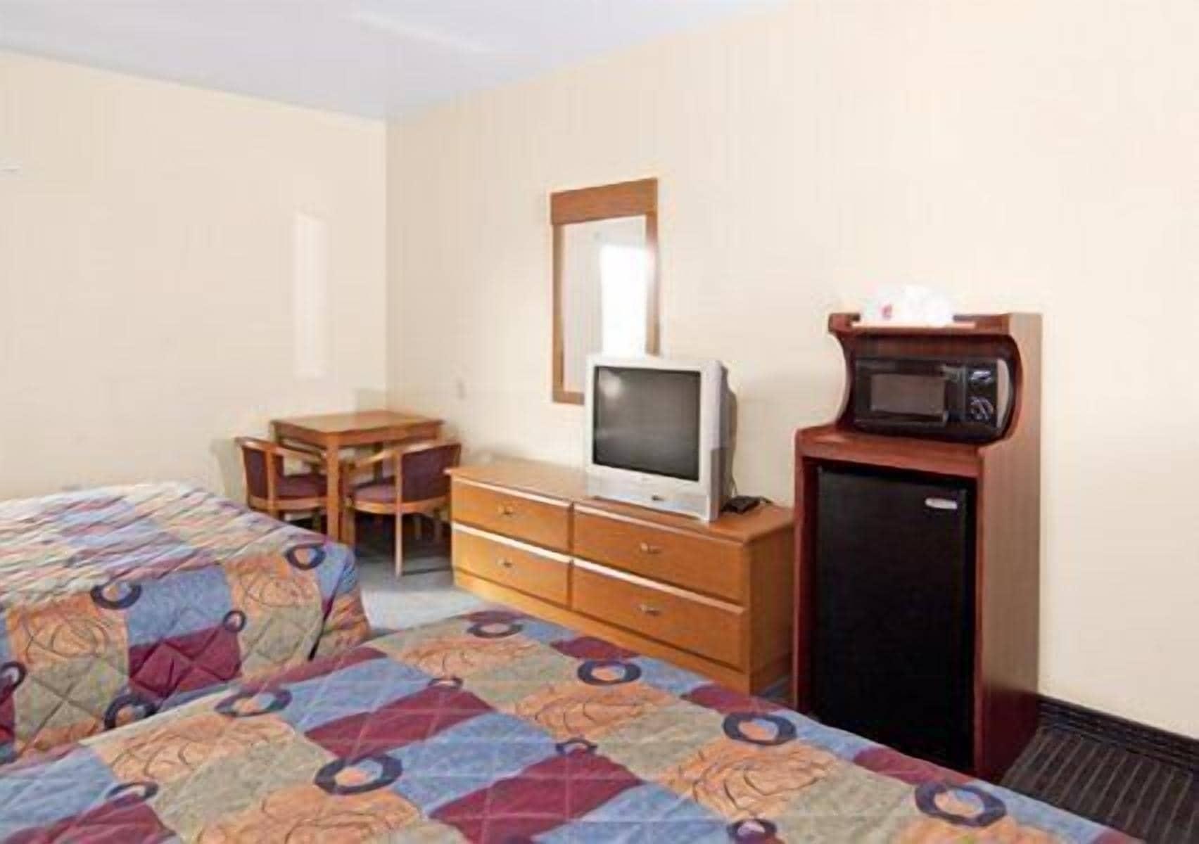 Econo Lodge Inn & Suites Pritchard Road נורת' ליטל רוק מראה חיצוני תמונה